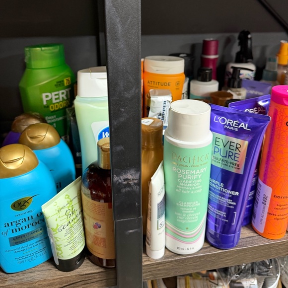 Tuesday Night NEW Pallet Health & Beauty 7:30 EST - Picture 12 of 13